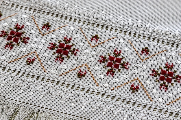 haftowane motywy tradycyjne